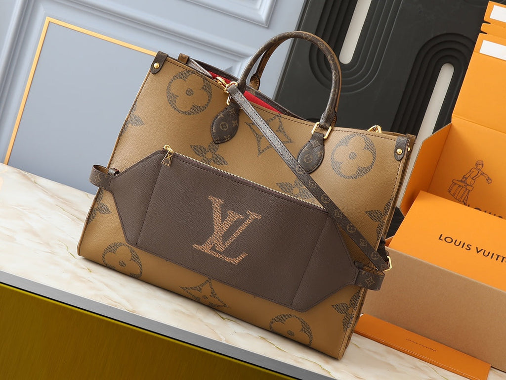 LOUIS VUITTON  Reverse Monogram Giant Onthego Voyage