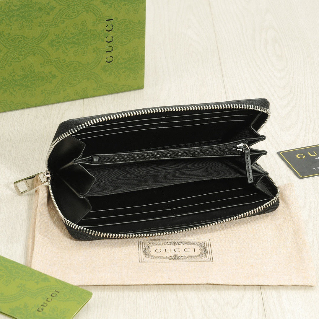 Gucci Single Zipper Handbag Black 20x10cm