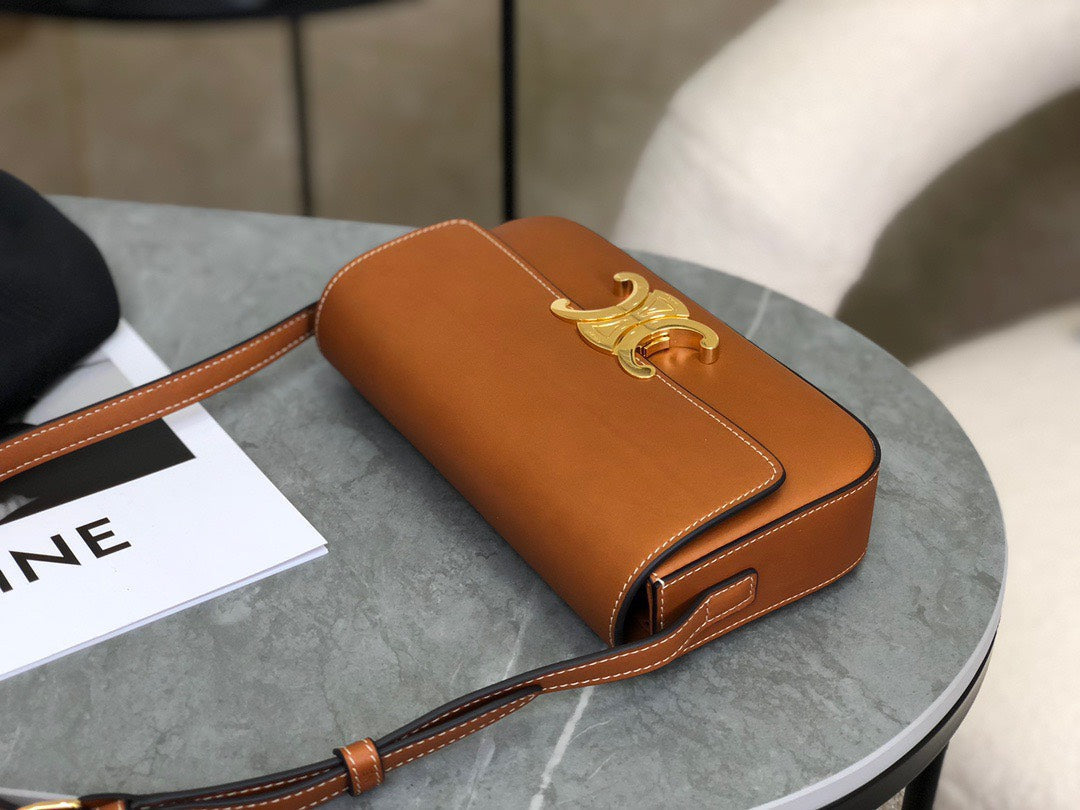 CELINE Shoulder Bag Triomphe In Shiny Calfskin Brown 20 x 10 x 4 cm