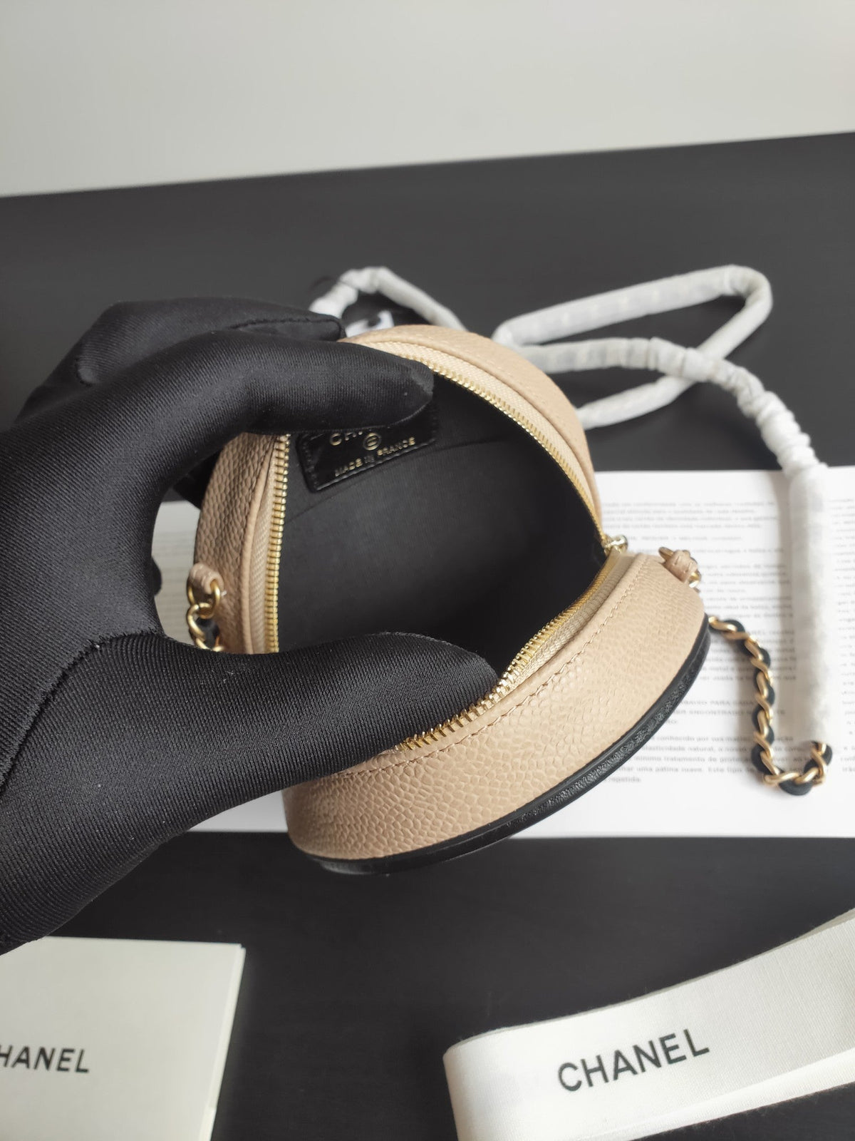 Chanel Around CC Filigree Beige - 12cm