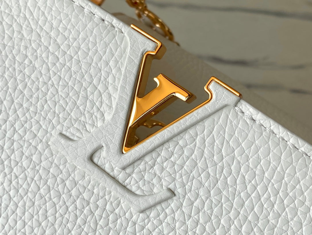 LV Capucines BB White size 27 x 18 x 9 cm